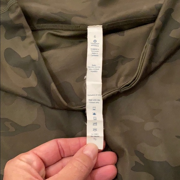 Lulu WU LR capris - Picture 2 of 5